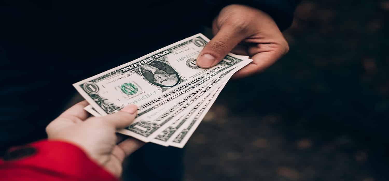US dollar exceeds EGP 54 mark at local banks

